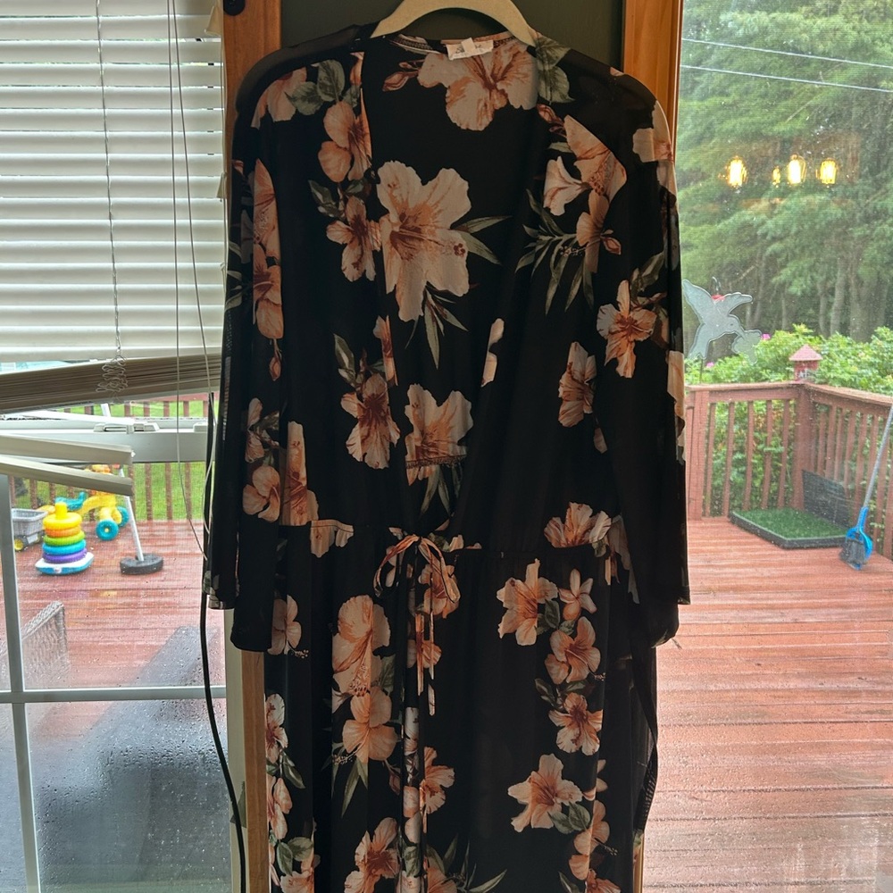 Siren Lily Black and Pink Floral Kimono - Picture 3 of 4